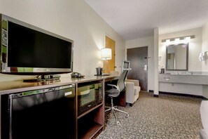 In-room safe, desk, iron/ironing board, cribs/infant beds