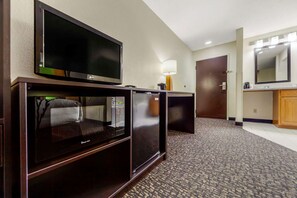 In-room safe, desk, iron/ironing board, cribs/infant beds
