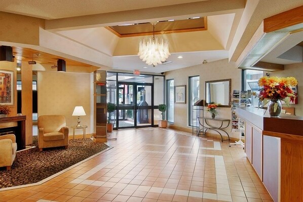 Lobby - Spark by Hilton Niagara Falls (Niagara Falls)