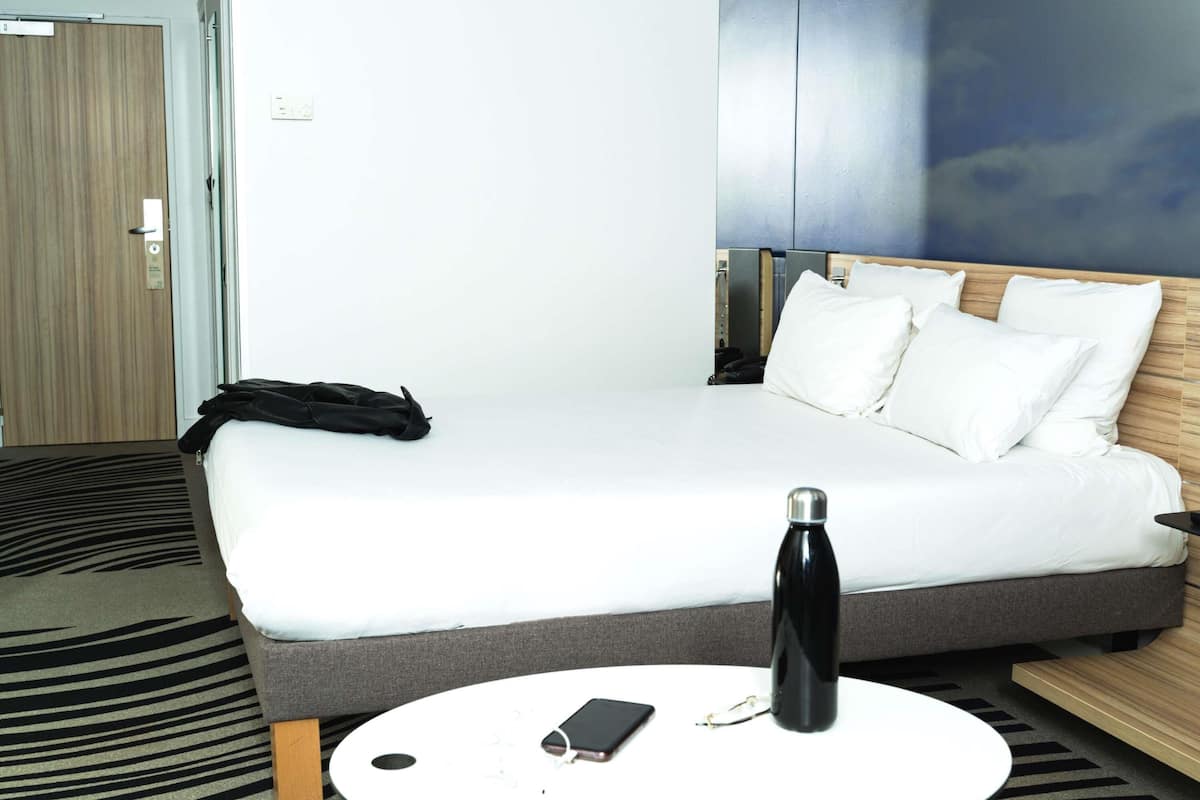 Minibar (free items), in-room safe, desk, laptop workspace