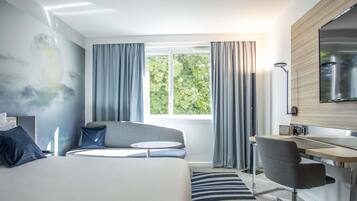 Free minibar, in-room safe, blackout drapes, soundproofing