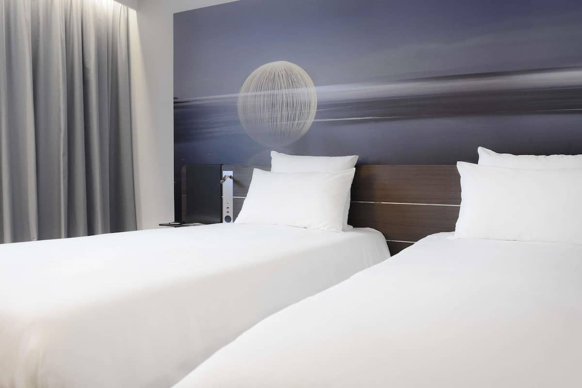 Free minibar, in-room safe, blackout drapes, soundproofing