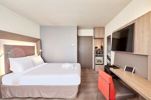 In-room safe, desk, blackout drapes, soundproofing