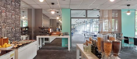 Tägliches Frühstücksbuffet (19.50 EUR pro Person)