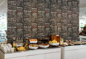 Daily buffet breakfast for a fee - B&B HOTEL Cergy Port (Cergy)
