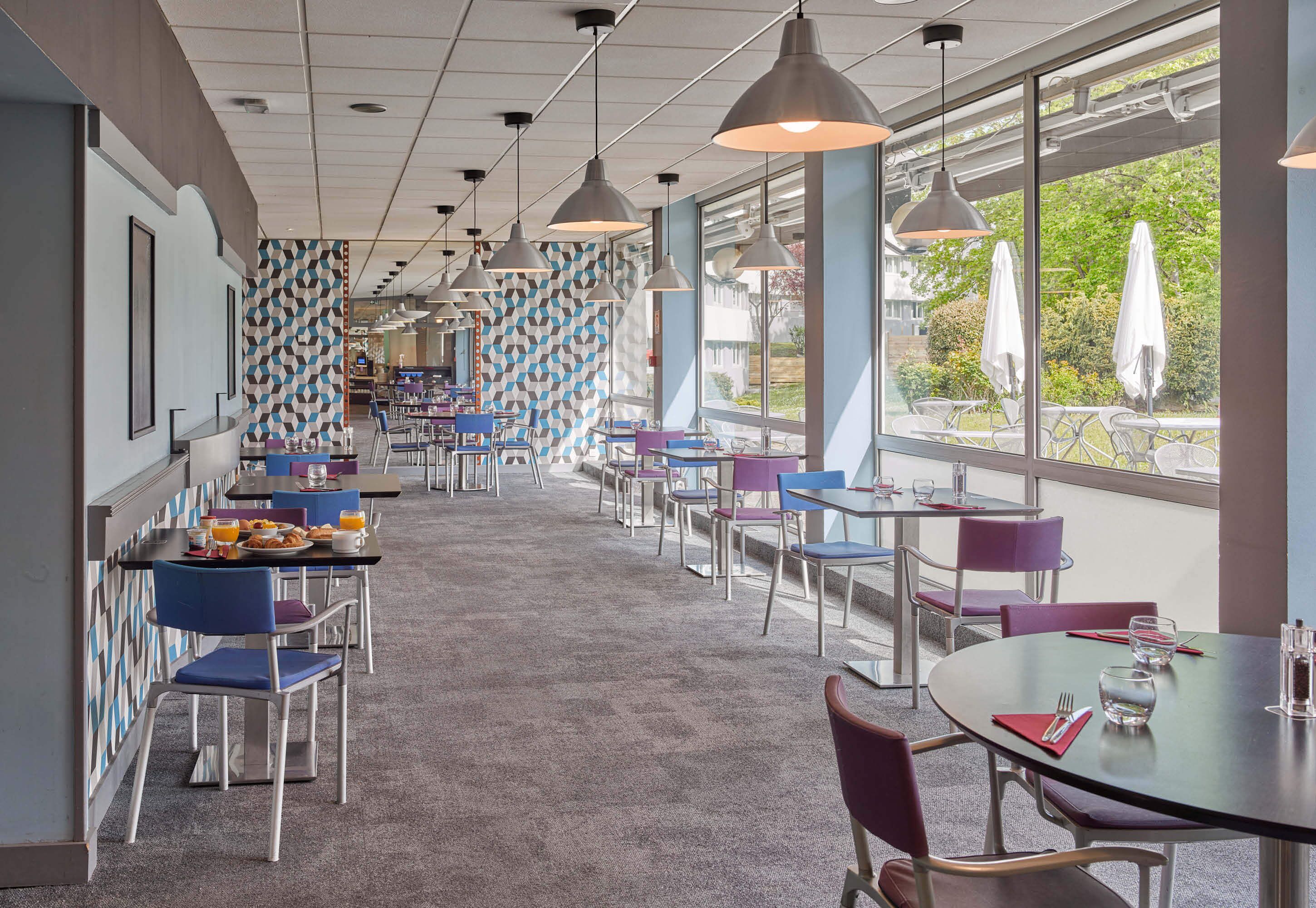 breakfast, lunch, dinner served; french cuisine