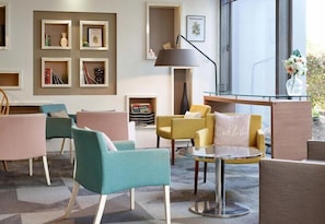 Lobby - B&B HOTEL Cergy Port (Cergy)