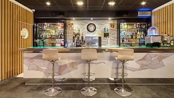 Bar (trong khuôn viên)