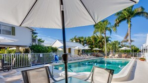 Pool - Lemon Tree Inn - Near Tin City (Naples)