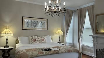 Deluxe kamer | Luxe beddengoed, verduisterende gordijnen, geluiddichte muren