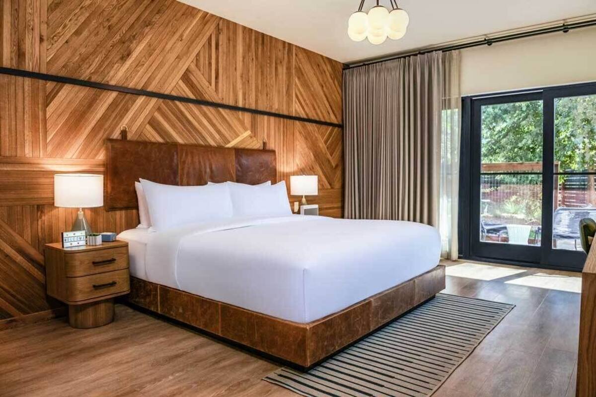 Premium Room, 1 King Bed, Terrace
