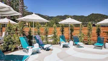 Outdoor treatment areas, sauna, hot tub, steam room, body treatments
