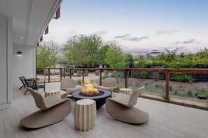 Premium Suite, 2 Bedrooms, Patio (Firepit) | Terrace/patio - Calistoga Motor Lodge and Spa (Calistoga)