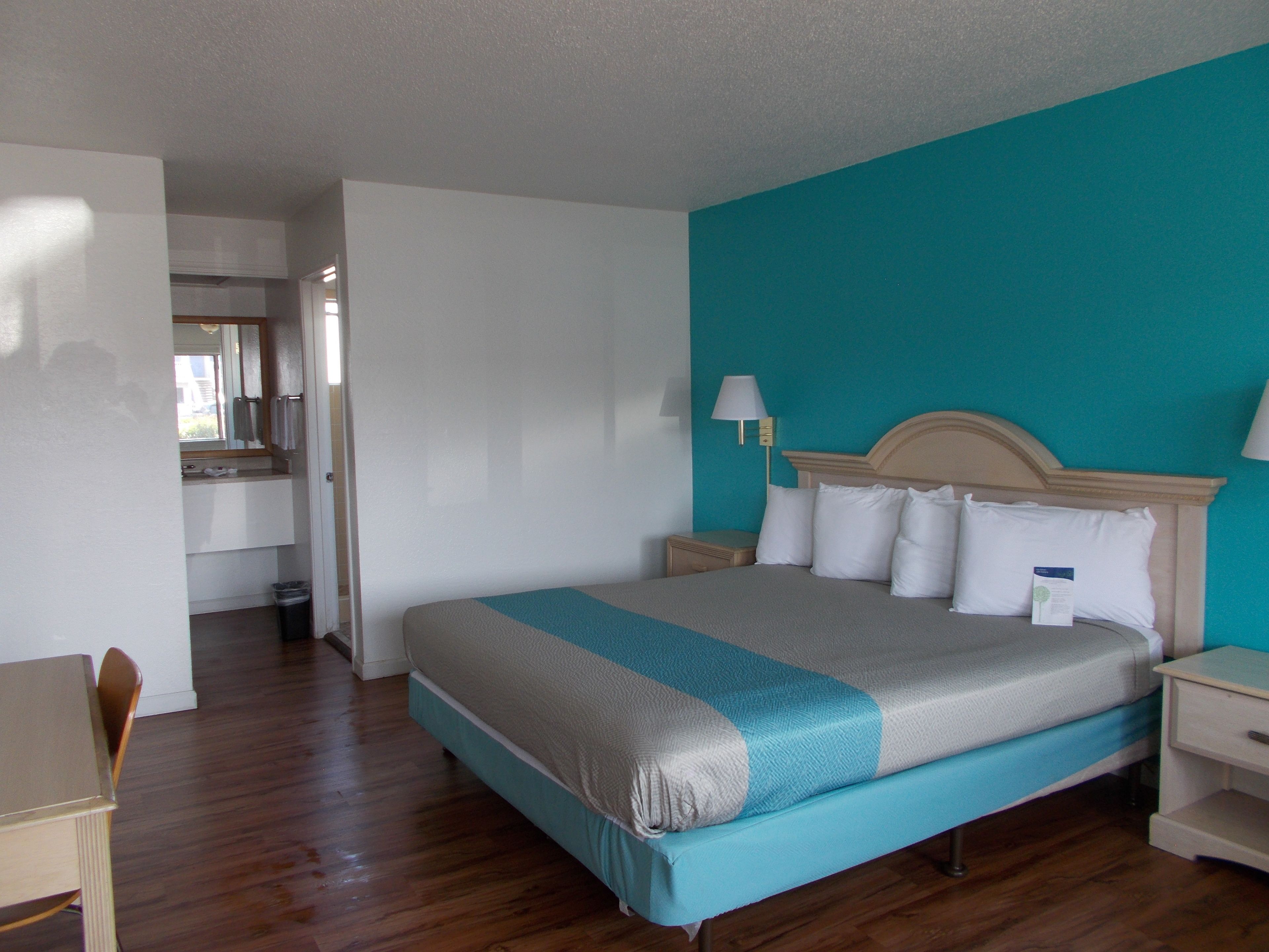 免费 WiFi、床单