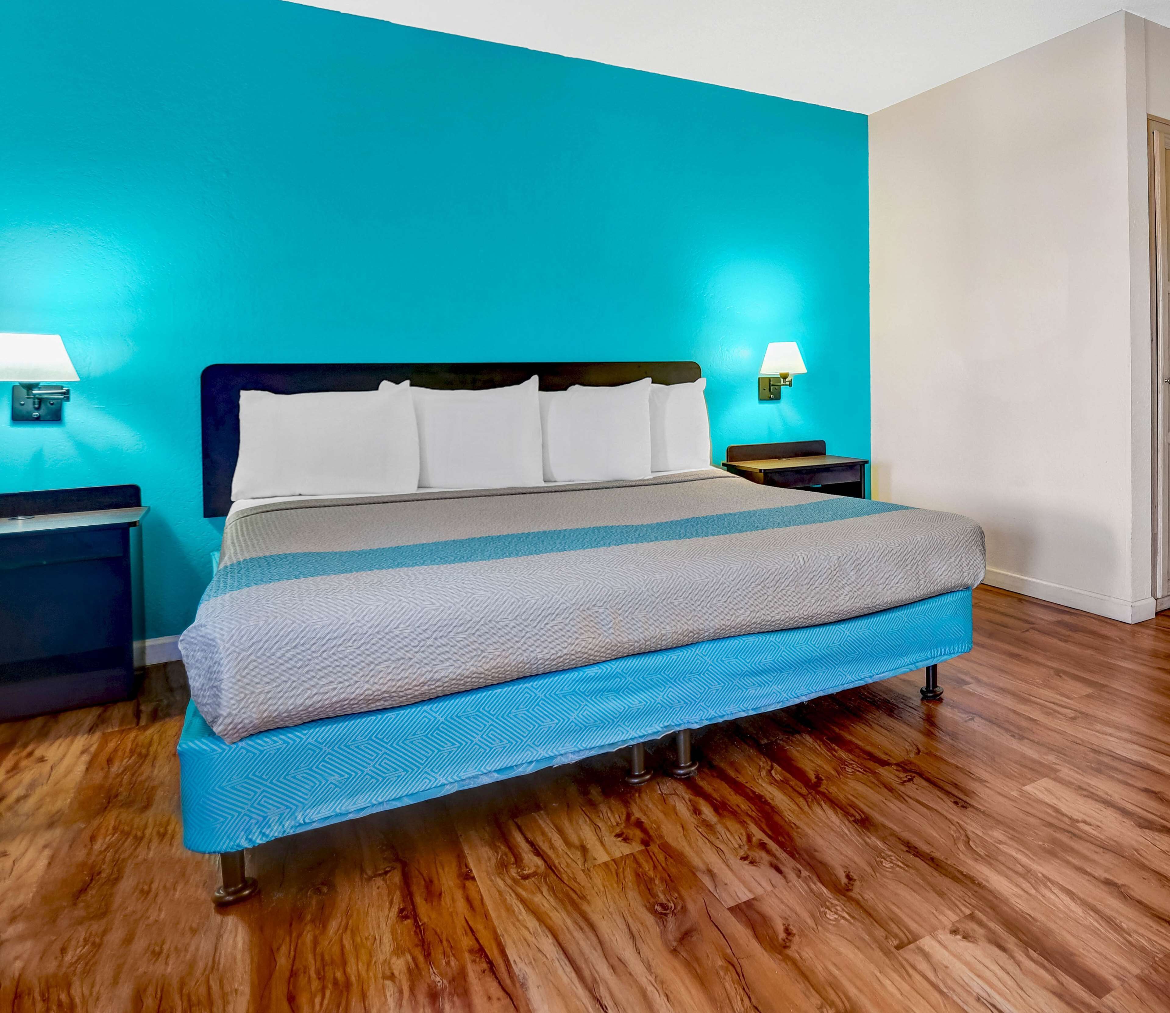 Free WiFi, bed sheets