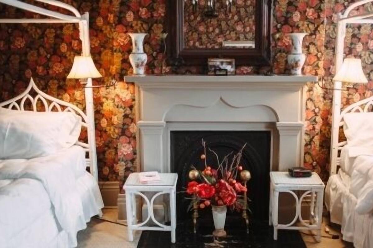 John G. Fisher Room | Premium bedding, desk, iron/ironing board, WiFi (free)