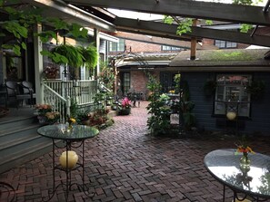 Terrace/patio - Morning Glory Inn (Pittsburgh)