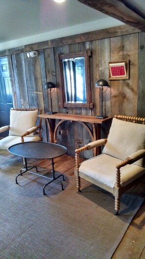 Lobby sitting area - Three Chimneys Inn (Durham)