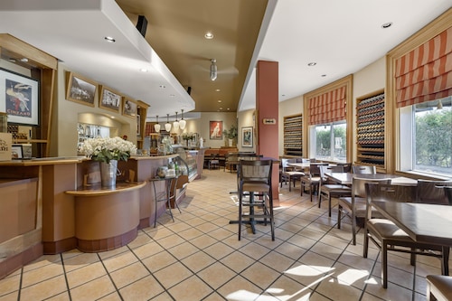 Best Western Plus Stoneridge Inn & Conference Centre