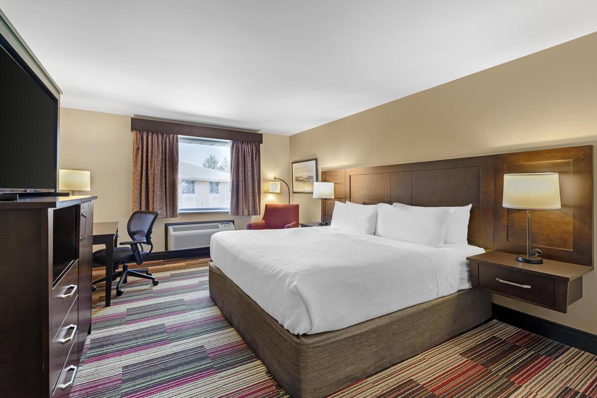 Premium bedding, down comforters, pillowtop beds, in-room safe