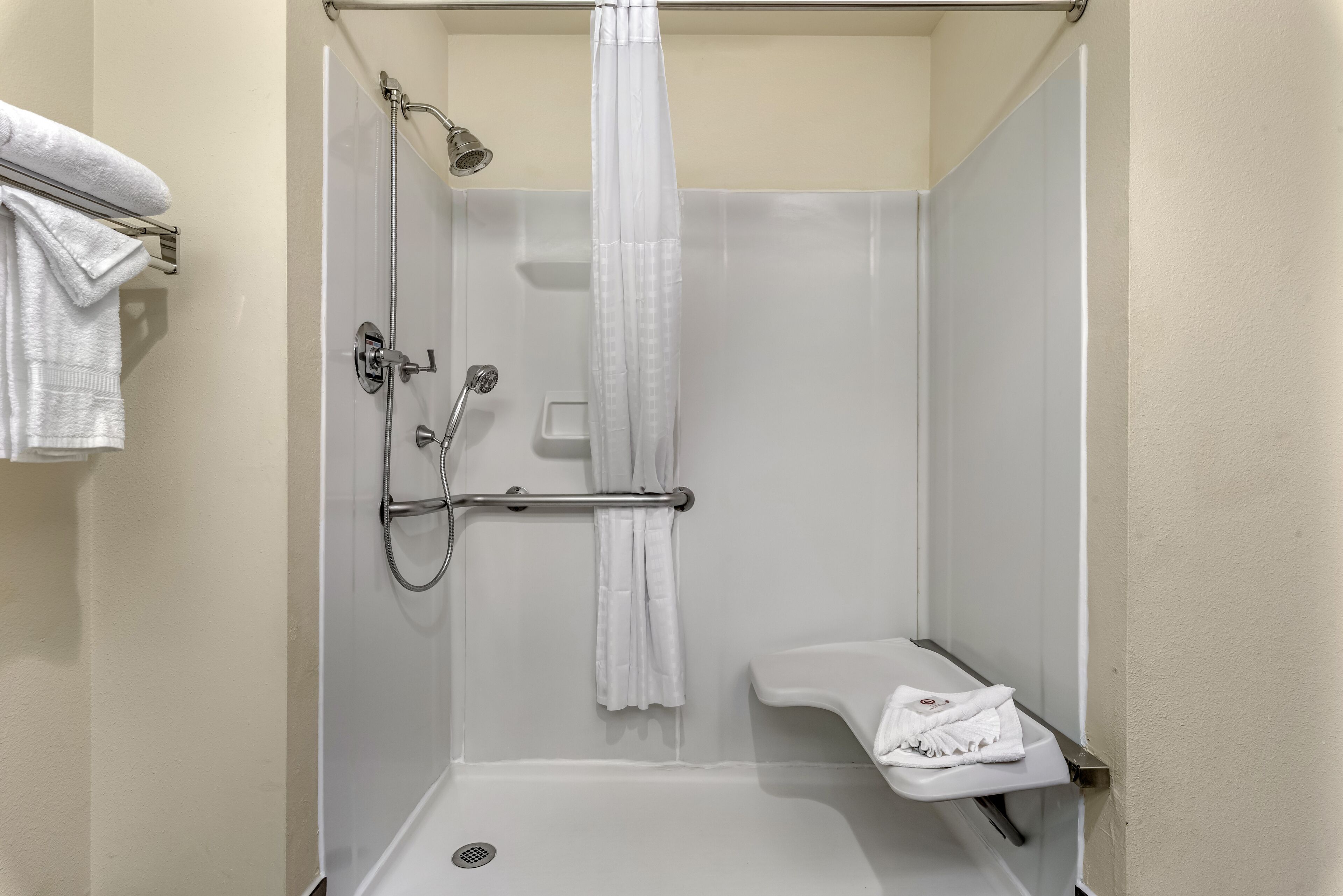 room, 1 queen bed, accessible, non smoking | desk, iron/ironing board, free wifi, bed sheets