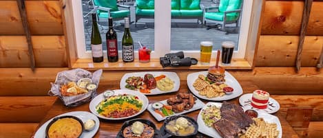 Breakfast, dinner served; barbecue, al fresco dining