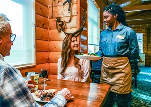 Breakfast, dinner served; barbecue, alfresco dining 