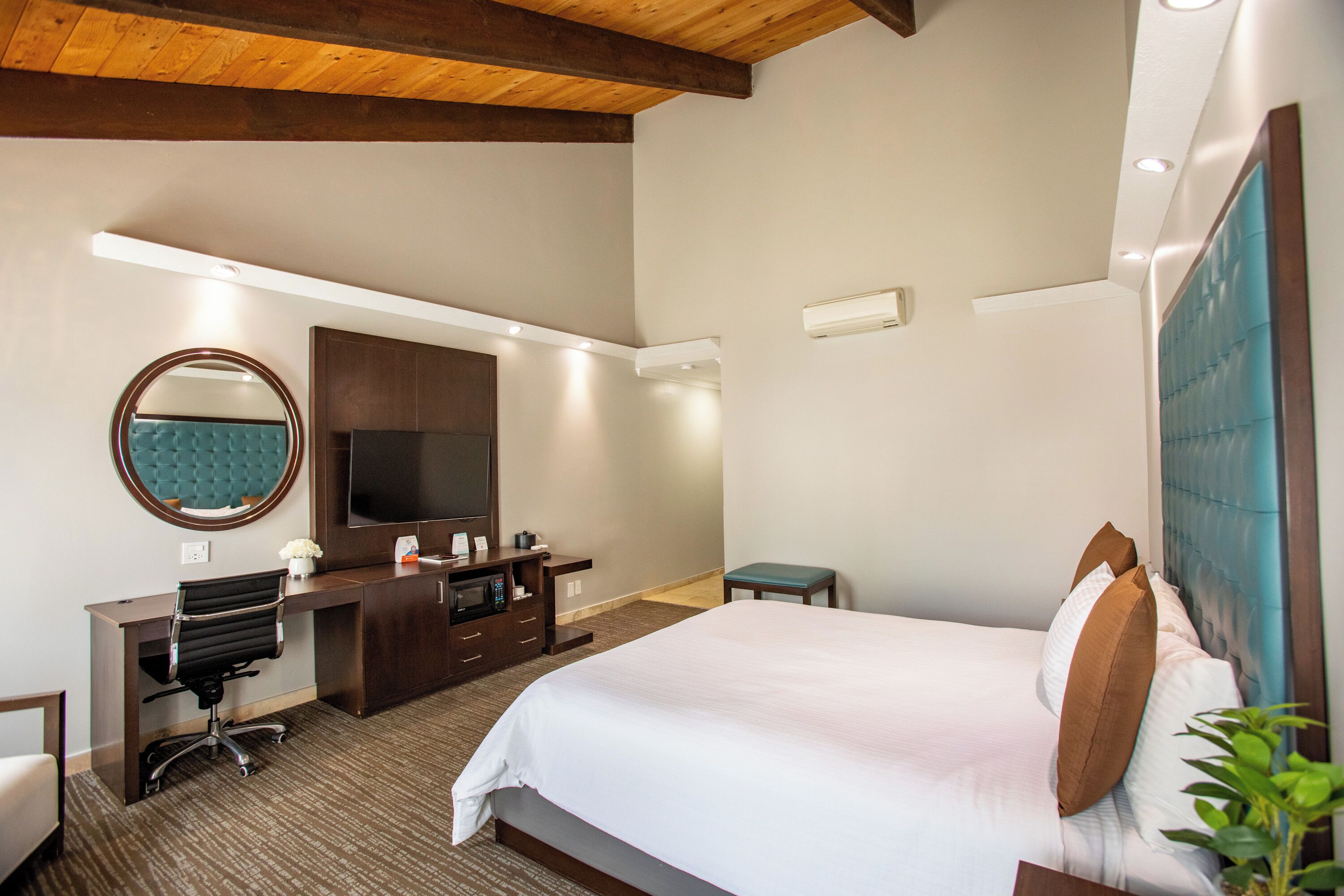 Skrivbord, strykjärn/strykbräda, barnsängar och gratis wi-fi