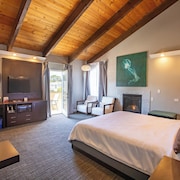 Munras Inn