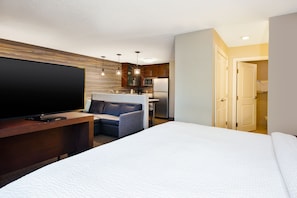 Premium bedding, down comforters, pillowtop beds, desk - Residence Inn by Marriott Ann Arbor North (Ann Arbor)