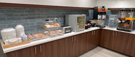 Free daily continental breakfast