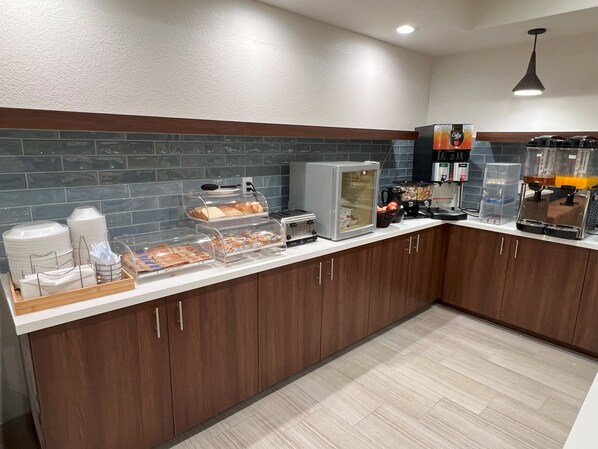 Free daily continental breakfast