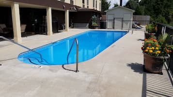 Seasonal outdoor pool, sun loungers