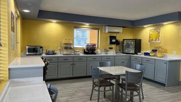 Free daily buffet breakfast