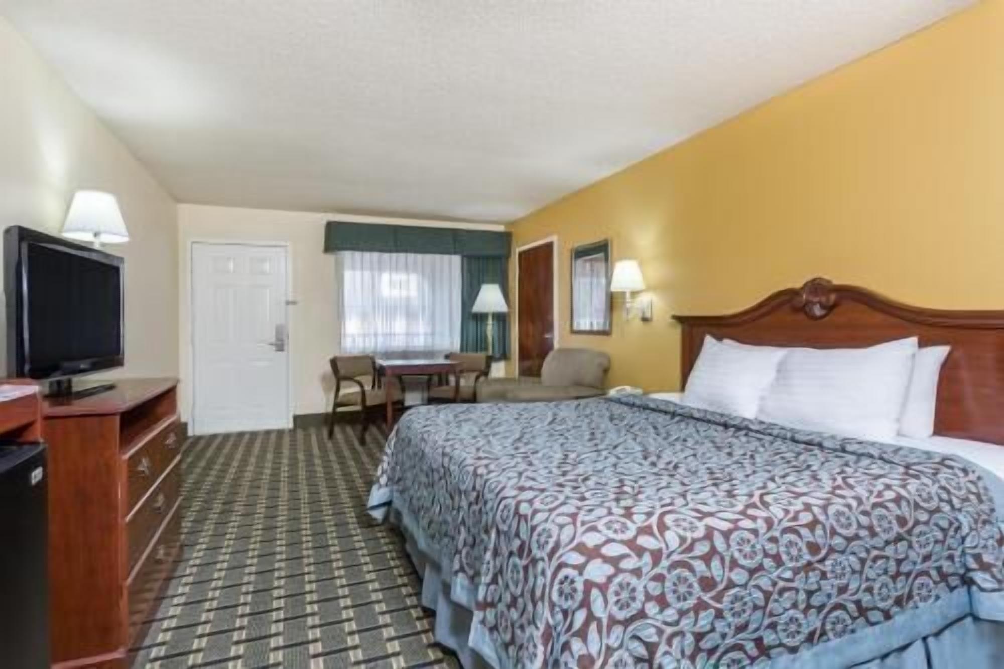Free cribs/infant beds, rollaway beds, free WiFi, bed sheets