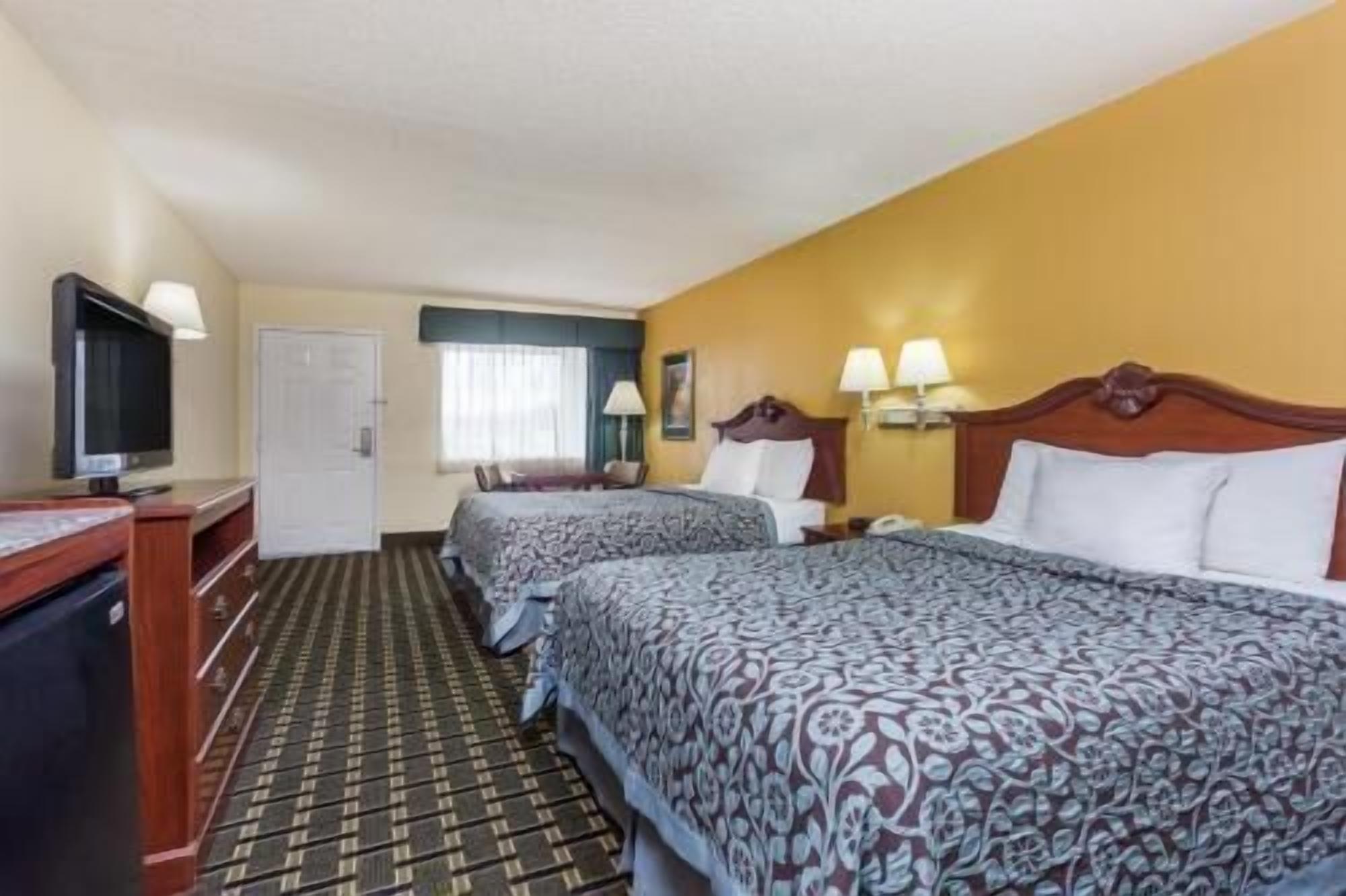 Free cribs/infant beds, rollaway beds, free WiFi, bed sheets