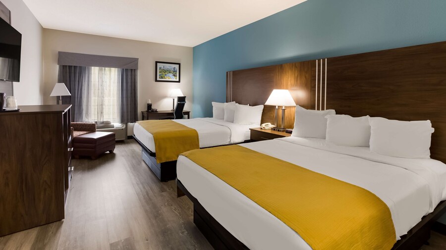 Best Western Crossroads Inn