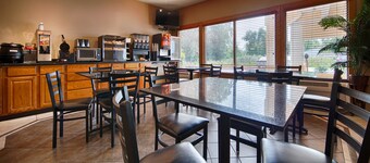 Best Western Crossroads Inn