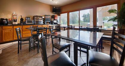 Best Western Crossroads Inn