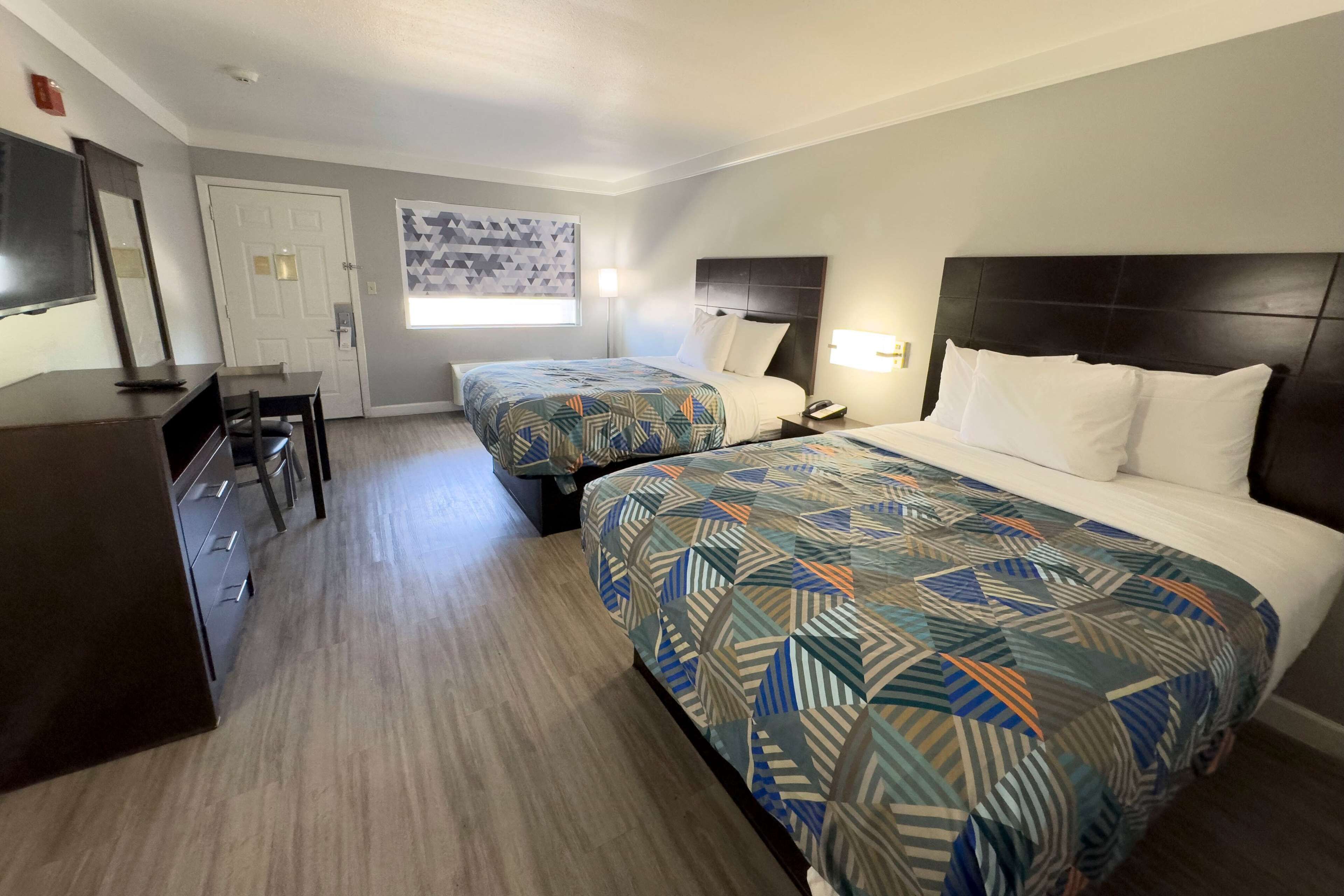 Days Inn by Wyndham Gonzales