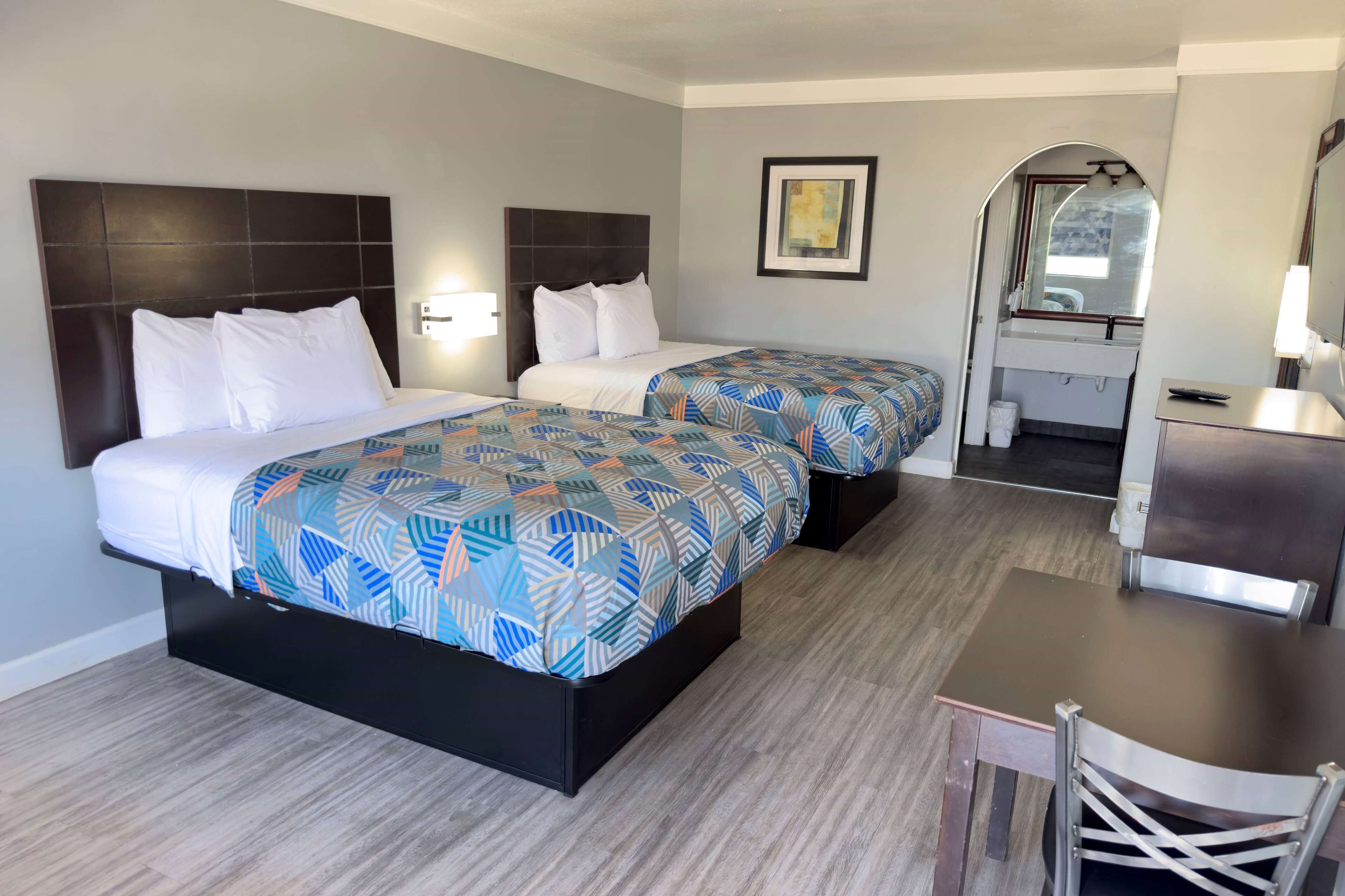 Days Inn by Wyndham Gonzales