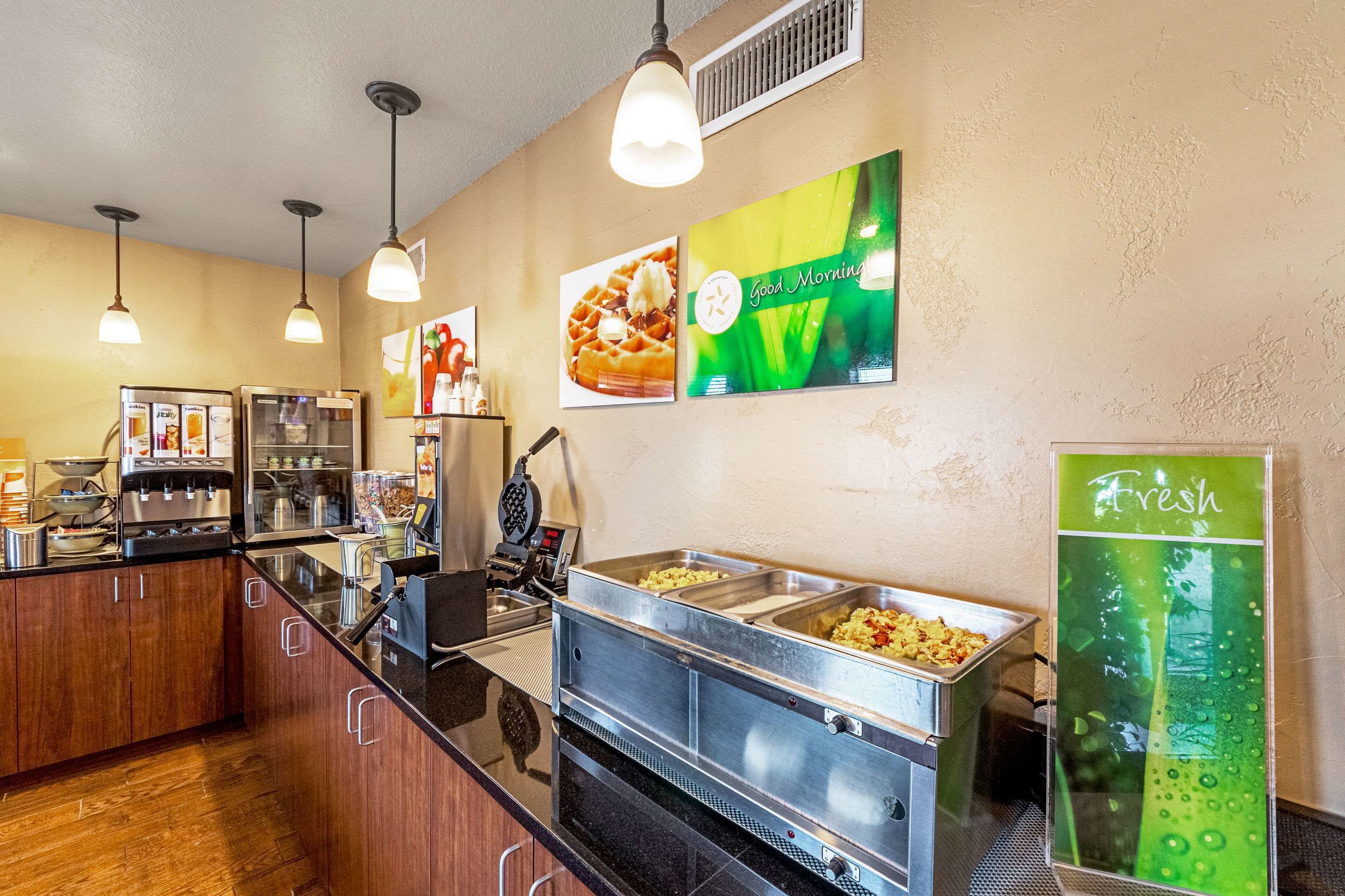 free daily full breakfast