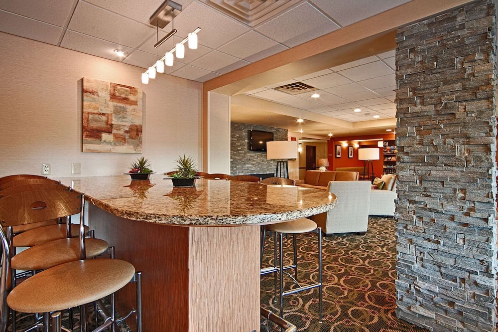 Comfort Inn & Suites Copley Akron