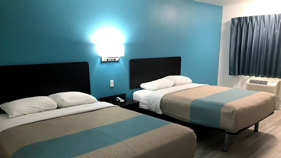 Motel 6 Metropolis, IL