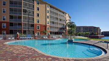 14 outdoor pools, pool umbrellas, sun loungers