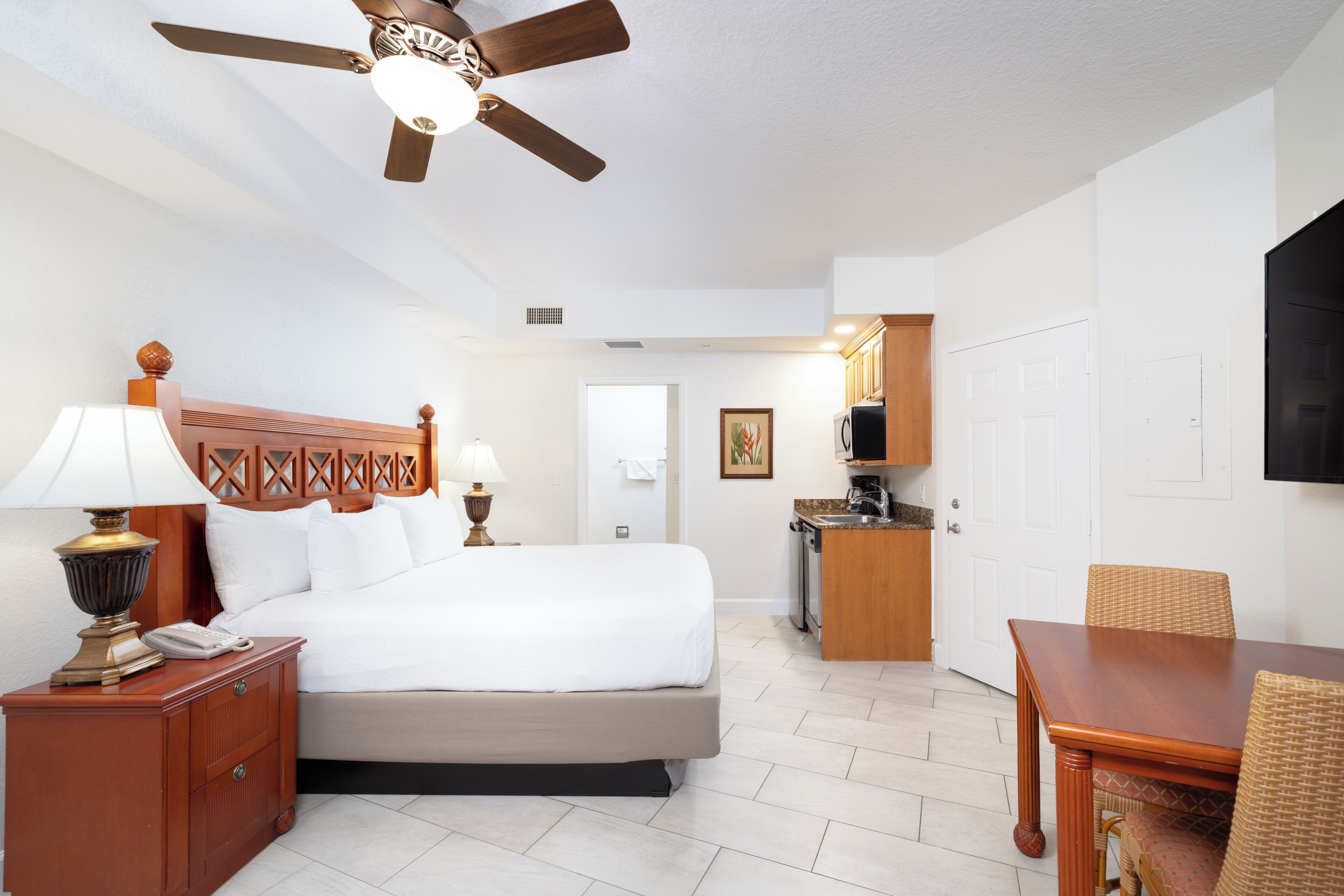 Villa (Villa) | Blackout drapes, iron/ironing board, free cribs/infant beds, WiFi