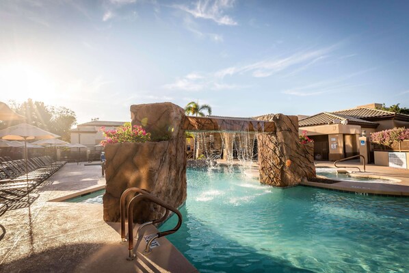 Outdoor pool, sun loungers