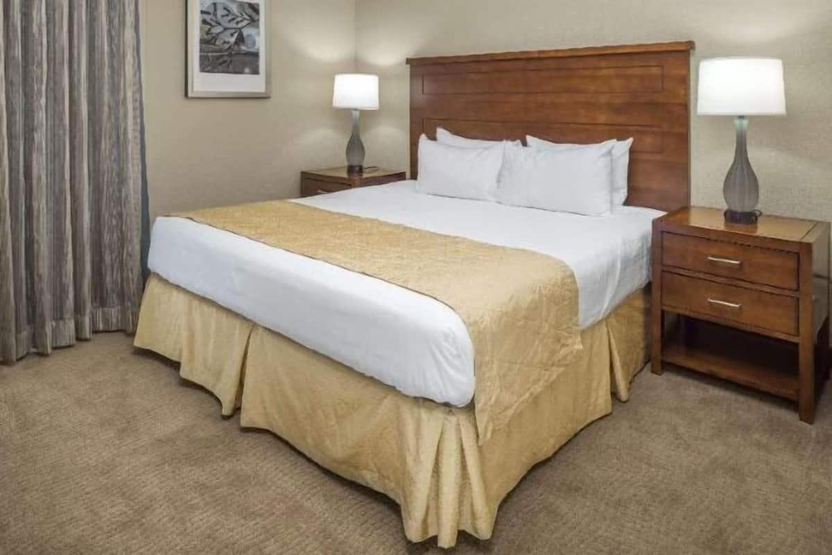 In-room safe, iron/ironing board, free WiFi, bed sheets