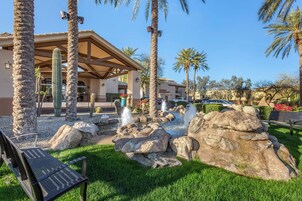 Fachada de la propiedad