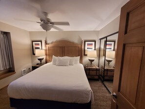 Strykejern/-brett, barnesenger (inkludert) og wi-fi (inkludert)